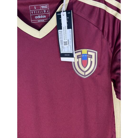 NWT Venezuela Football Soccer Jersey Slim Fit Size Small Red Burgundy Gold - Picture 7 of 9
